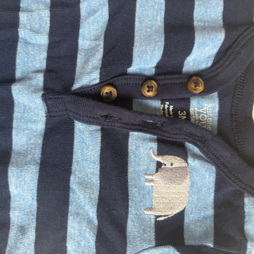 Carter’s Onsie - Picture 2 of 3